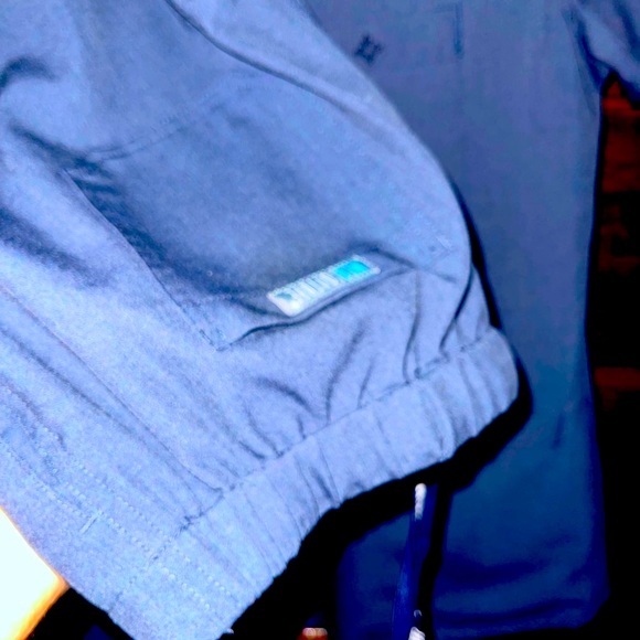 Touch by Med Couture Scrubs.Size small. - Picture 4 of 5